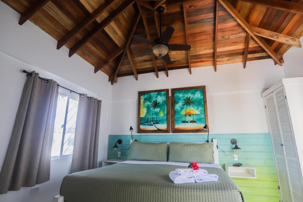 Treetops Hotel Caye Caulker Room photo