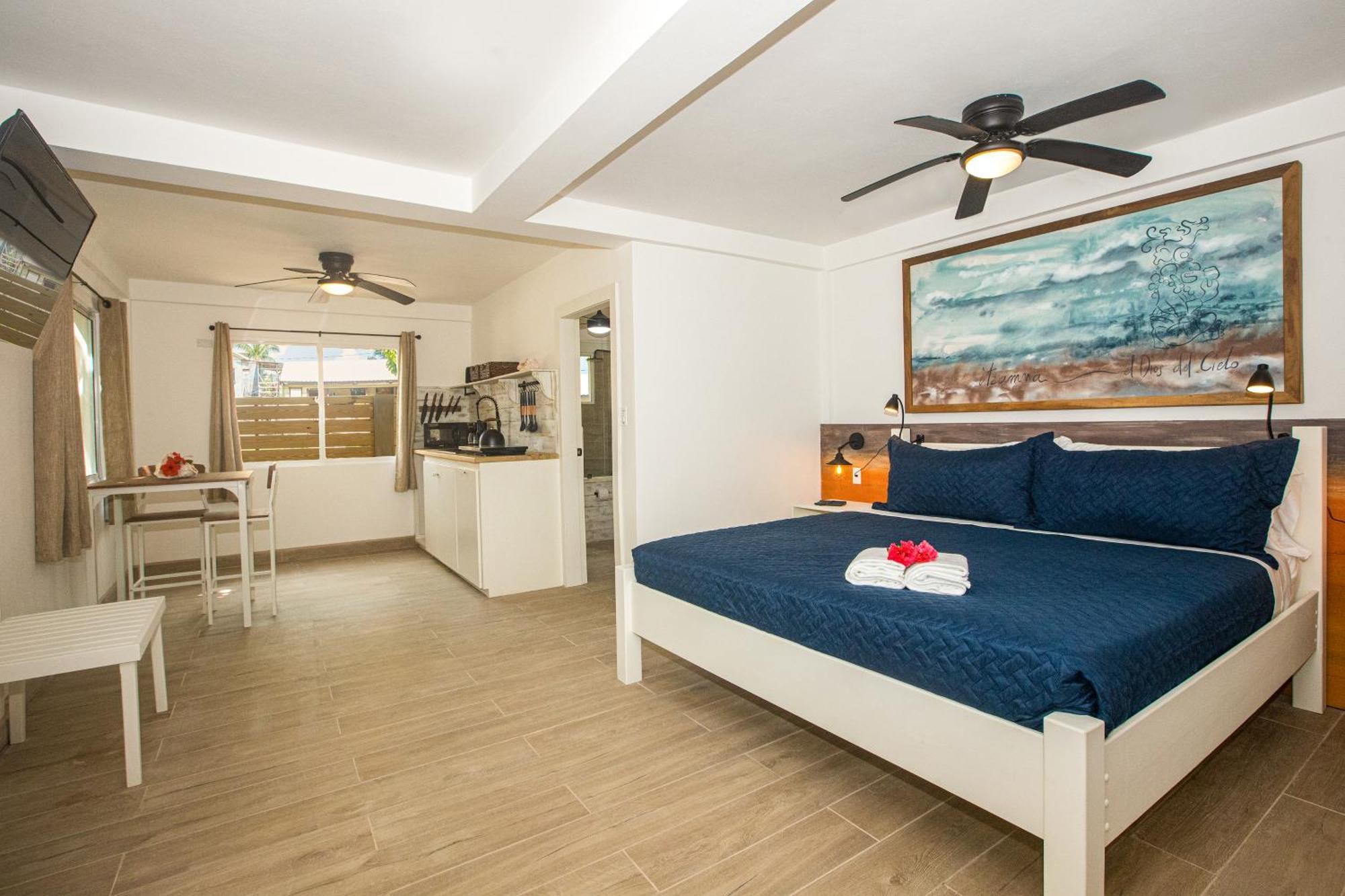 Treetops Hotel Caye Caulker Exterior photo